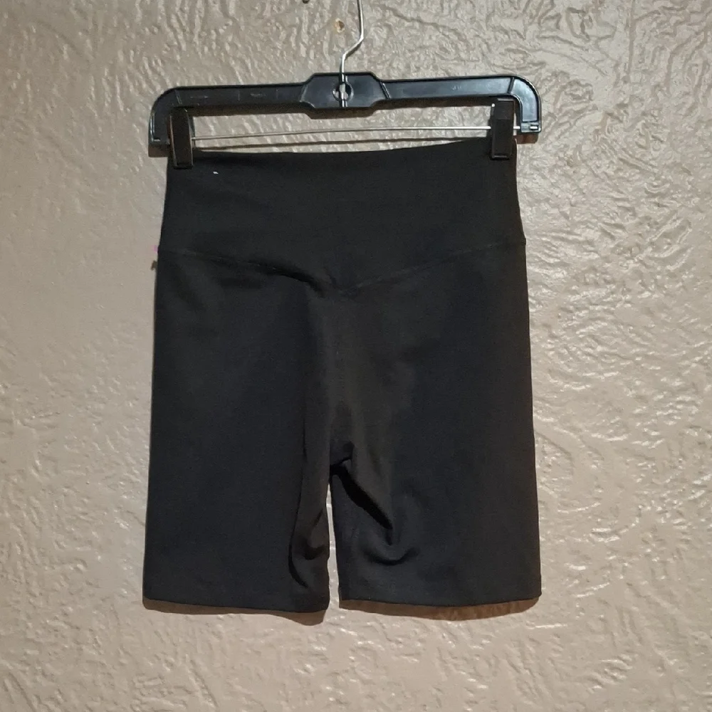 New.Nike Women's Black Bike Shorts Size S